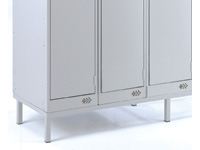 Steel locker stand for nest of 2, 300x300 lockers